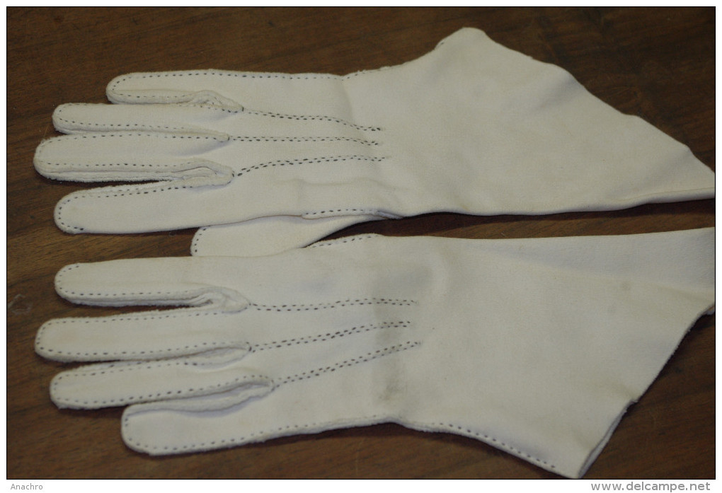 GANTS RETRO VINTAGE FEMME Poignets MOUSQUETAIRES  32 Cms - 1900-1940