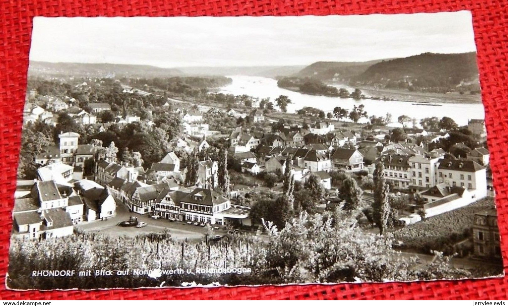 RHÖNDORF  Mit Blick Auf Nonnenwerth Und Rolandsbogen - Röhndorf