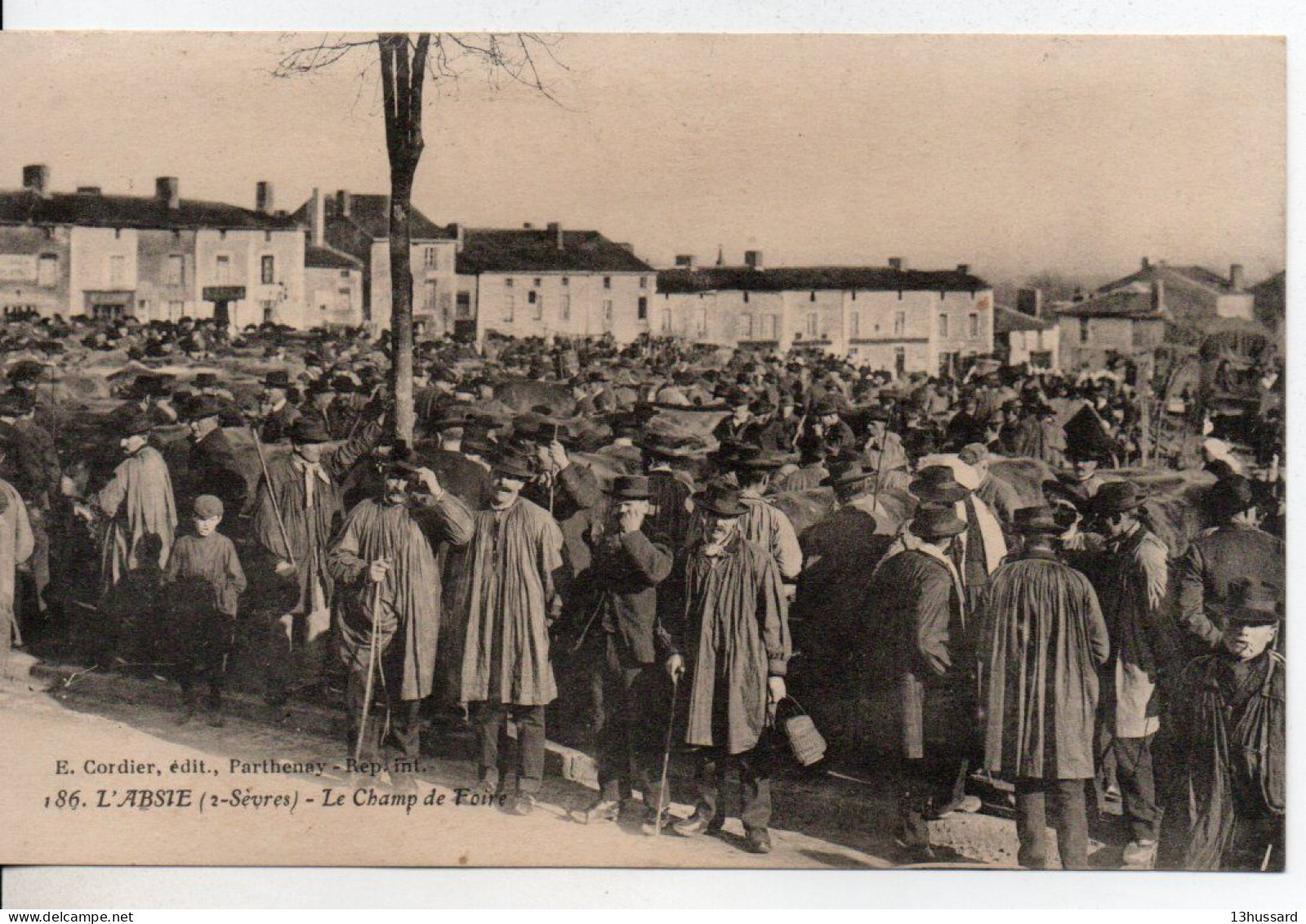 Carte Postale Ancienne L'Absie - Le Champ De Foire - Marché - L'Absie