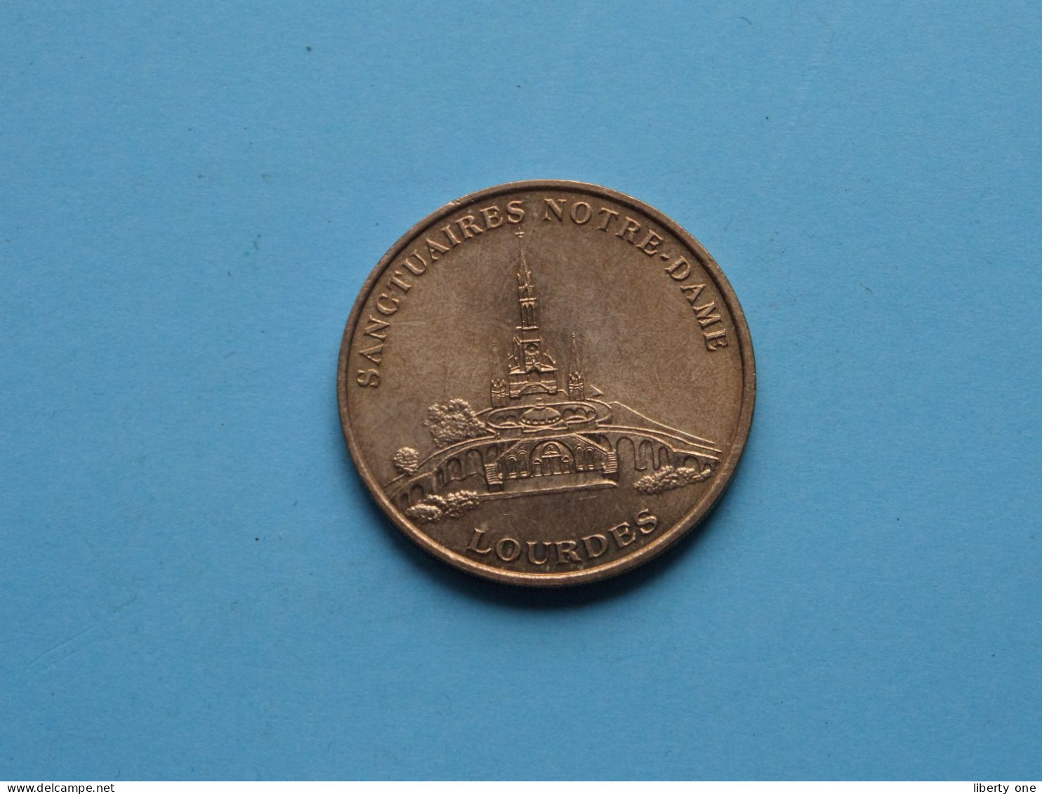 NOTRE-DAME DE LOURDES - SANCTUAIRES NOTRE-DAME Lourdes ( Voir / See > Scans ) 34 Mm. ! - Souvenir-Medaille (elongated Coins)
