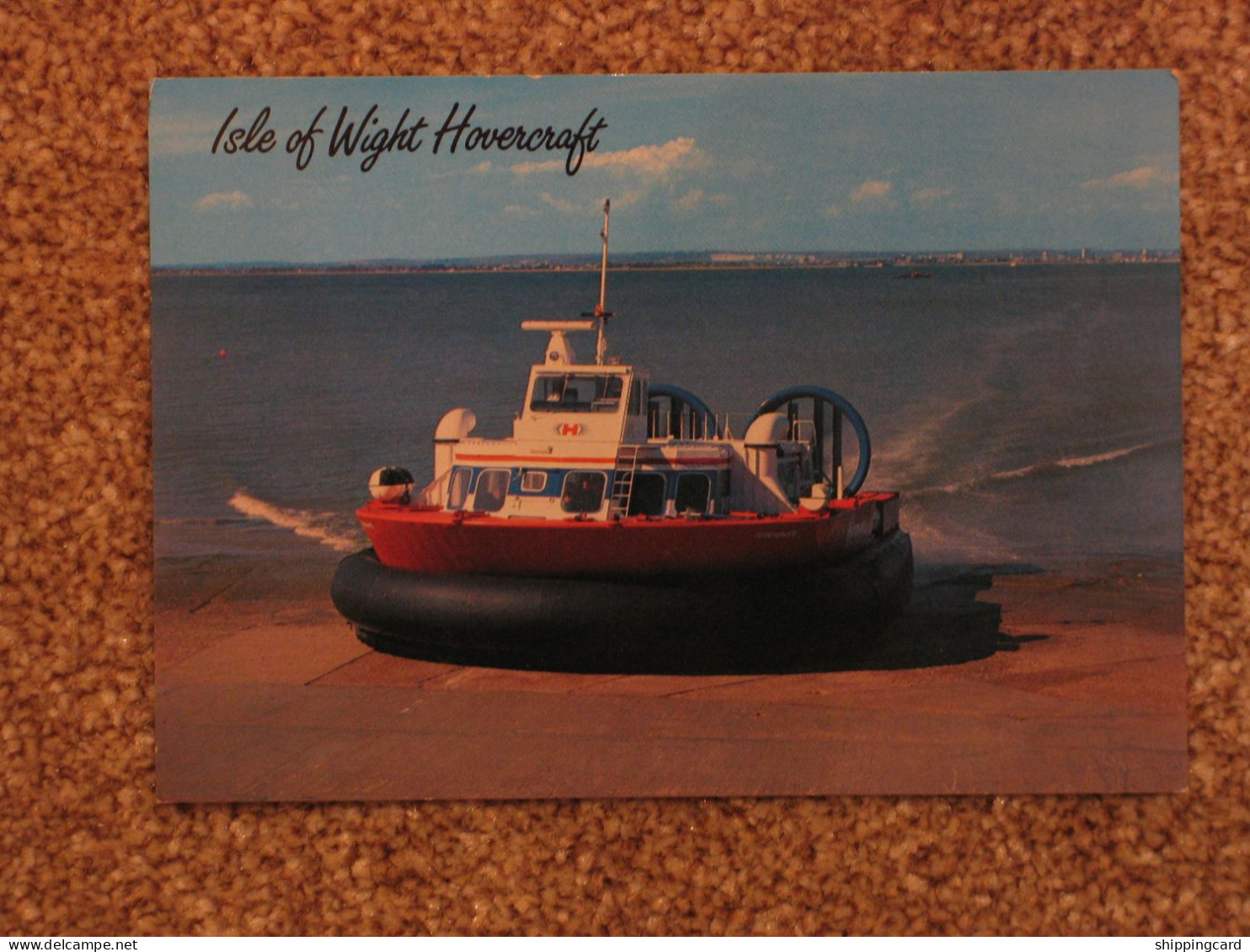HOVERTRAVEL ISLE OF WIGHT HOVERCRAFT COMING ASHORE - Hovercraft