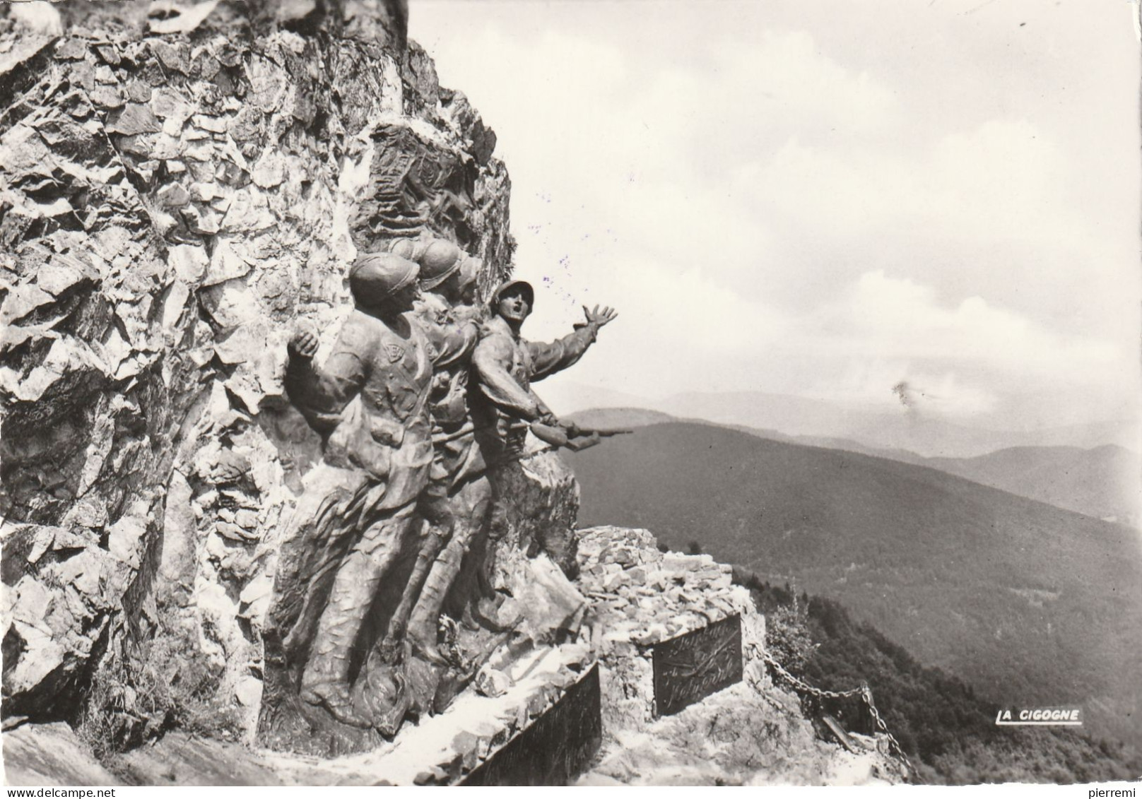 Vieil Armand  Monument Du 152 Eme R.I....vosges - Monuments Aux Morts