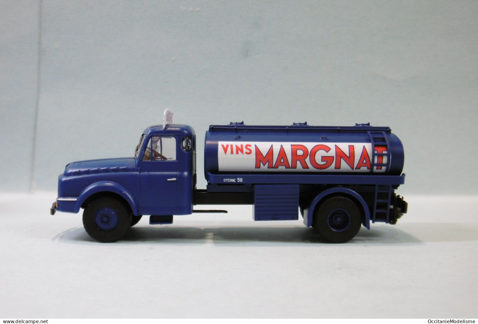 REE - WILLEME Citerne Vin MARGNAT Nez De Requin Réf. CB-072 Neuf NBO HO 1/87 - Road Vehicles