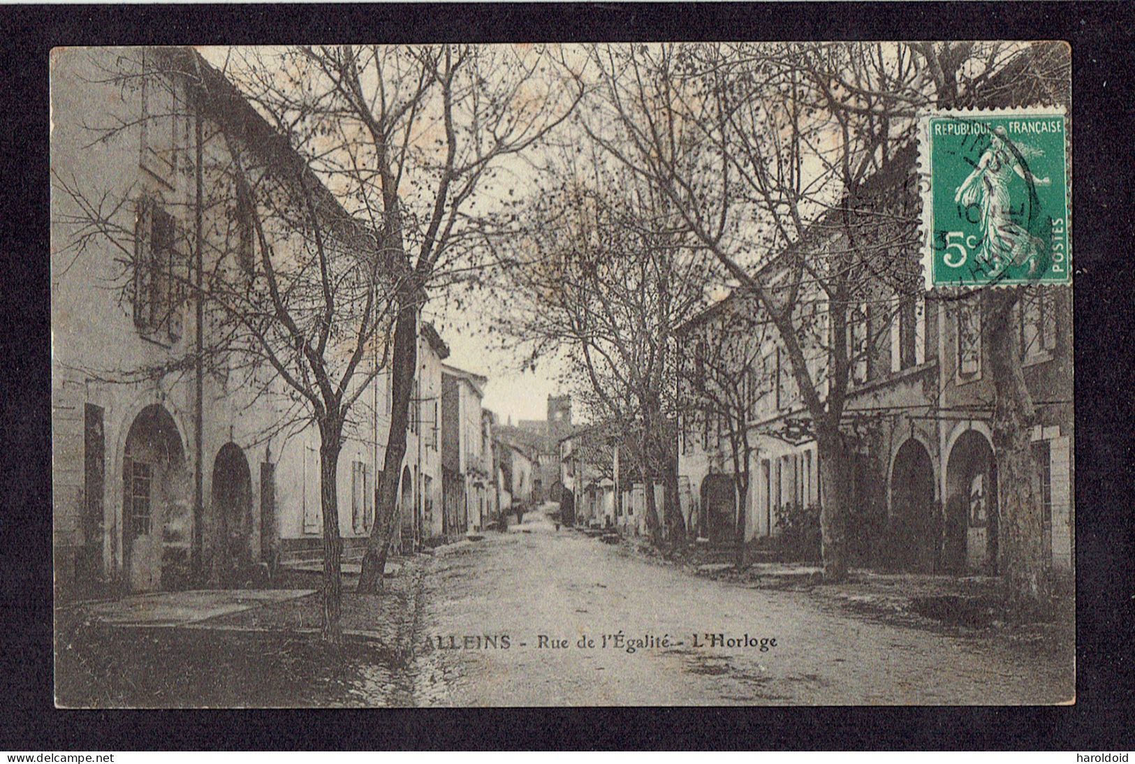 CPA 13 - ALLEINS - RUE DE L'EGALITE - L'HORLOGE - Alleins