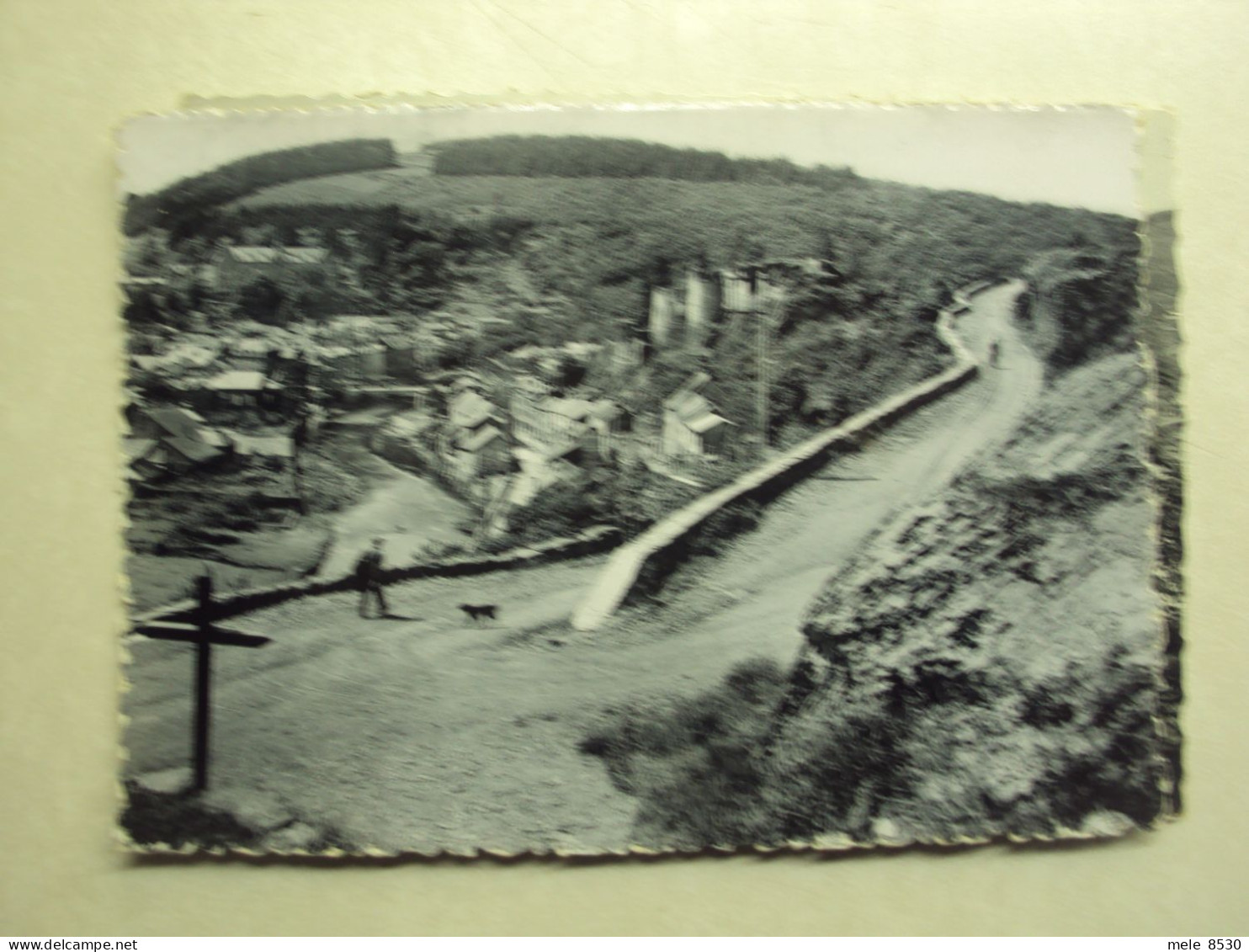 48602 - LA ROCHE EN ARDENNE - LA CROIX JEAN BUREE ET LE VIEUX CHATEAU - ZIE 2 FOTO'S - La-Roche-en-Ardenne