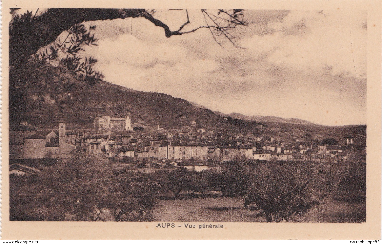 VAR 83 AUPS VUE GENERALE - Aups