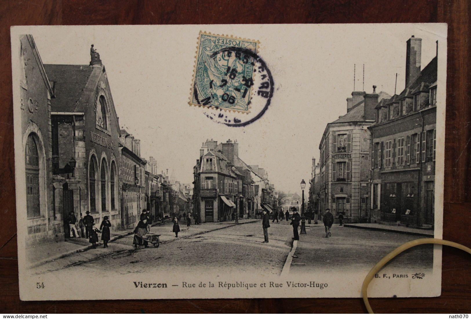 Cpa Ak 1906 Vierzon Rue De La République Rue Victor Hugo Pour Nohant-en-Graçay Voyagée Animée - Vierzon