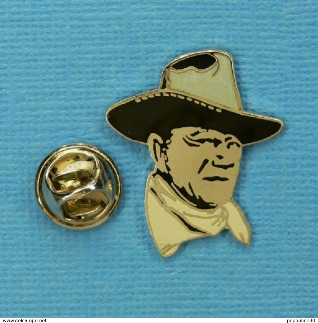 1 PIN'S //  ** CINÉMA " JOHN WAYNE " COWBOY ** . (CORNER)