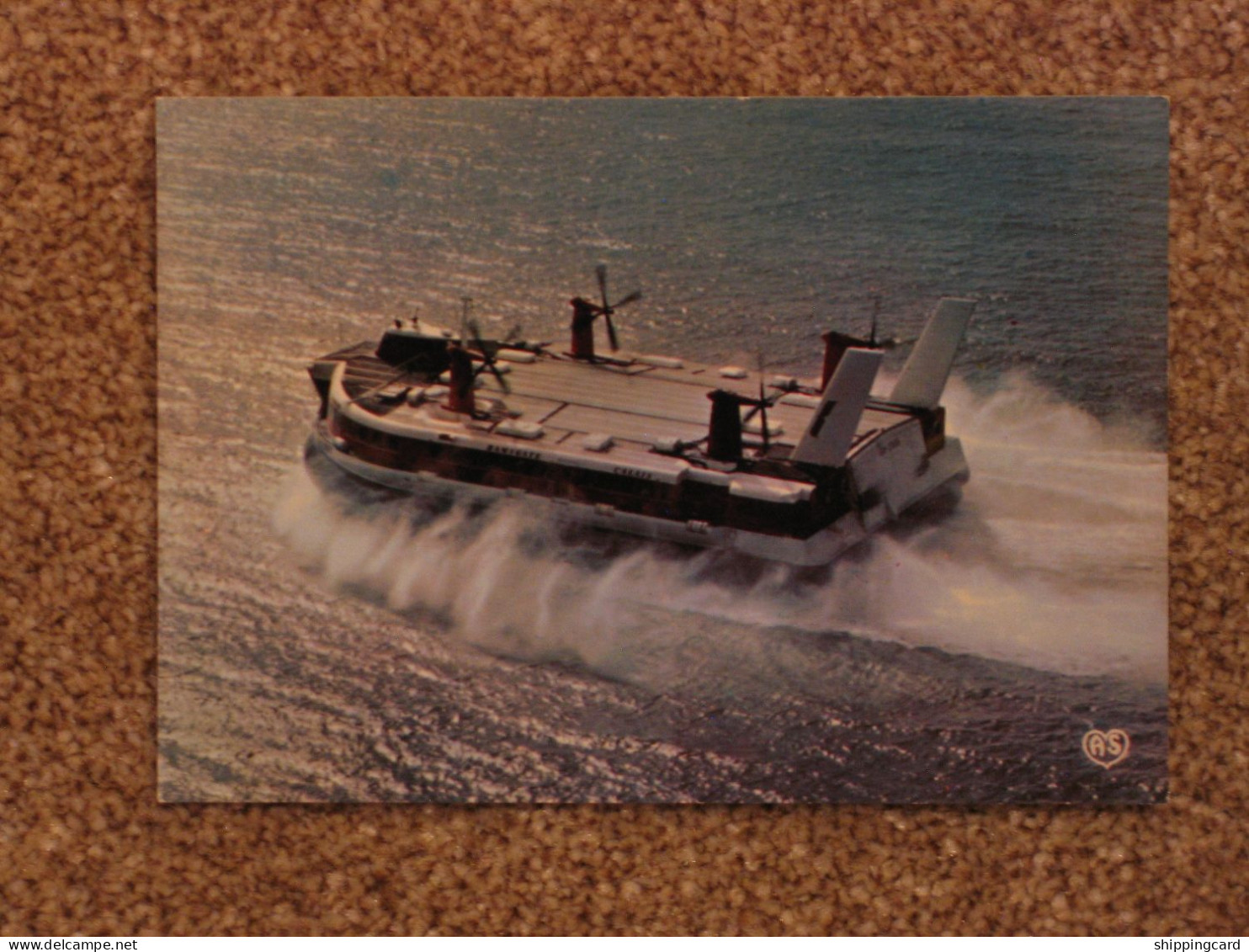 HOVERLLOYD RAMSGATE HOVERCRAFT AT SEA - Aéroglisseurs