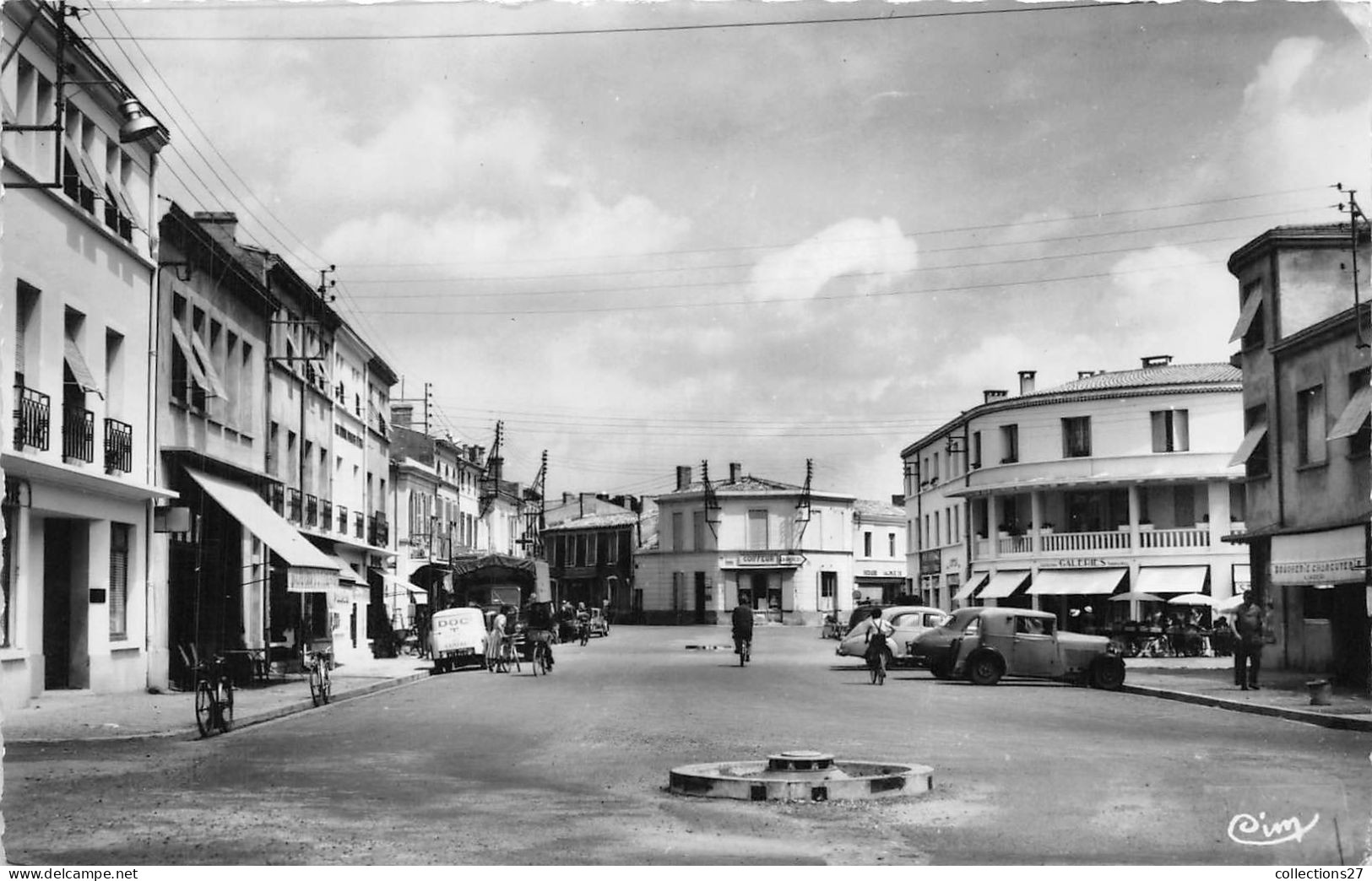 17-LA-TREMBLADE- PLACE GAMBETTA - La Tremblade