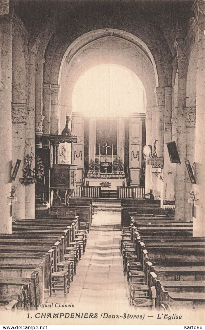 Champdeniers * Intérieur De L'église Du Village - Champdeniers Saint Denis