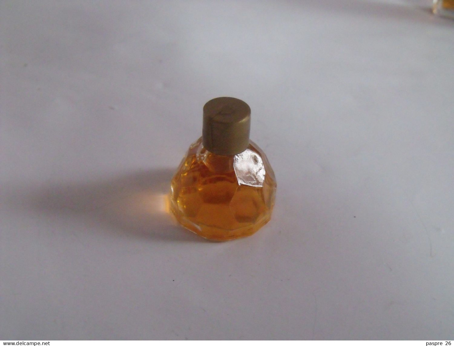 1 Flacon Miniature De Parfum Ou Eau De Toilette, Marque Inconnue - Ohne Zuordnung