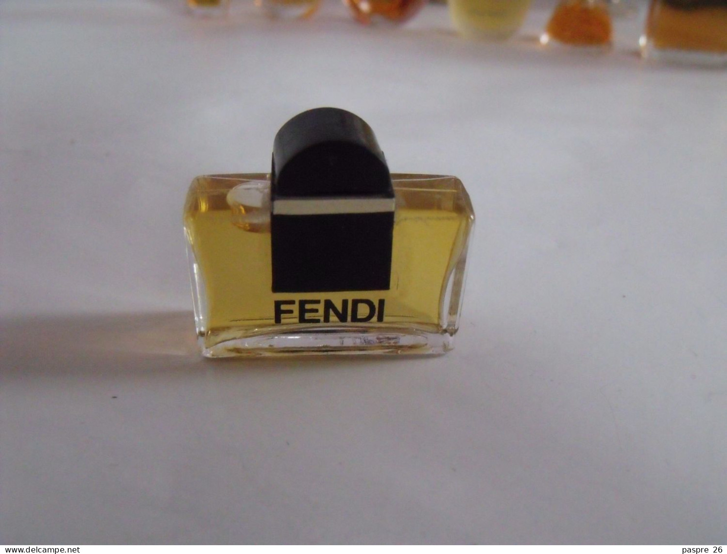 1 Flacon Miniature De Parfum FENDI - Non Classés