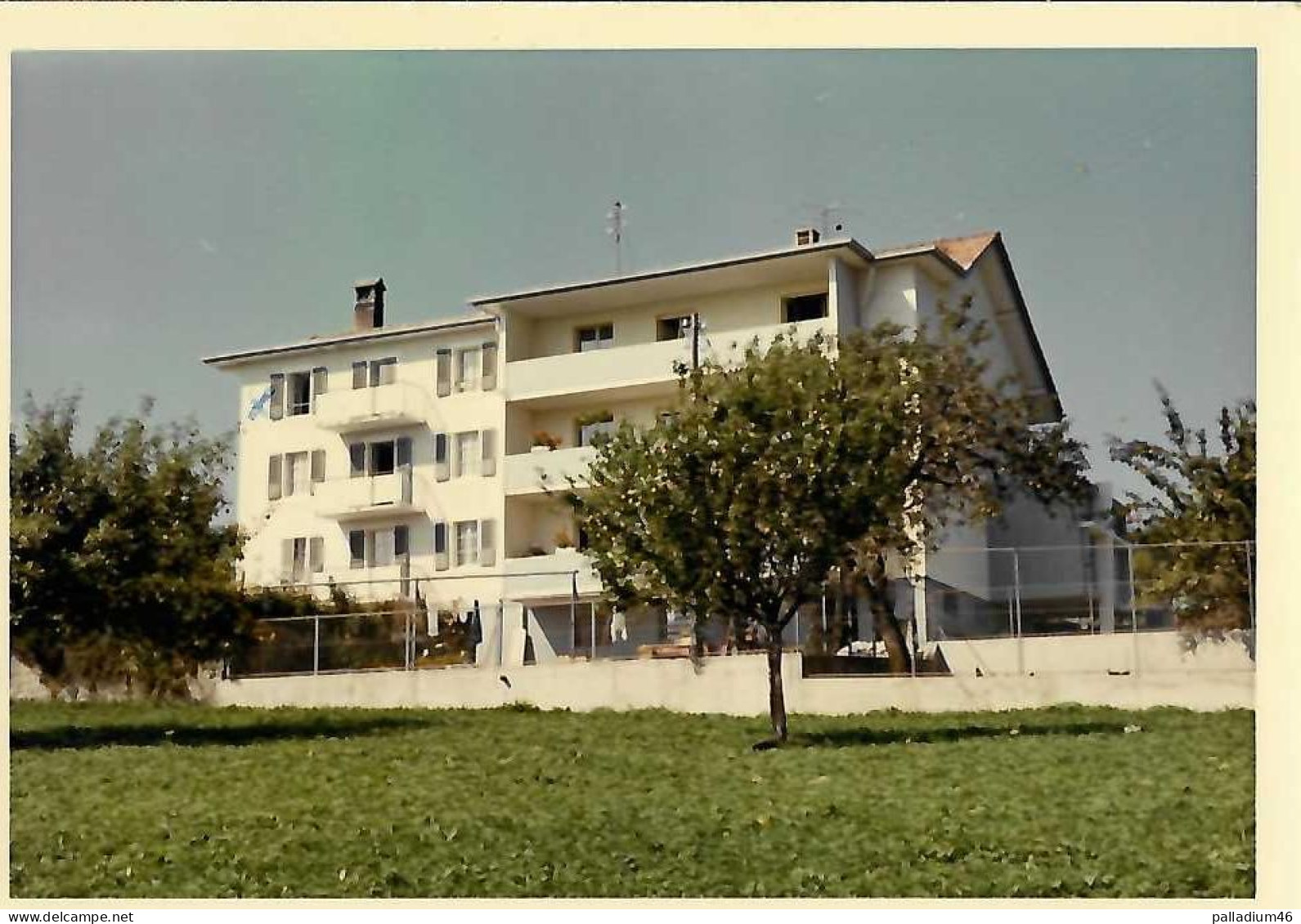 FRIBOURG - LA TOUR DE TREME **RARE PHOTO** - Photo A. PITTET - 89 X 126 - La Tour-de-Trême