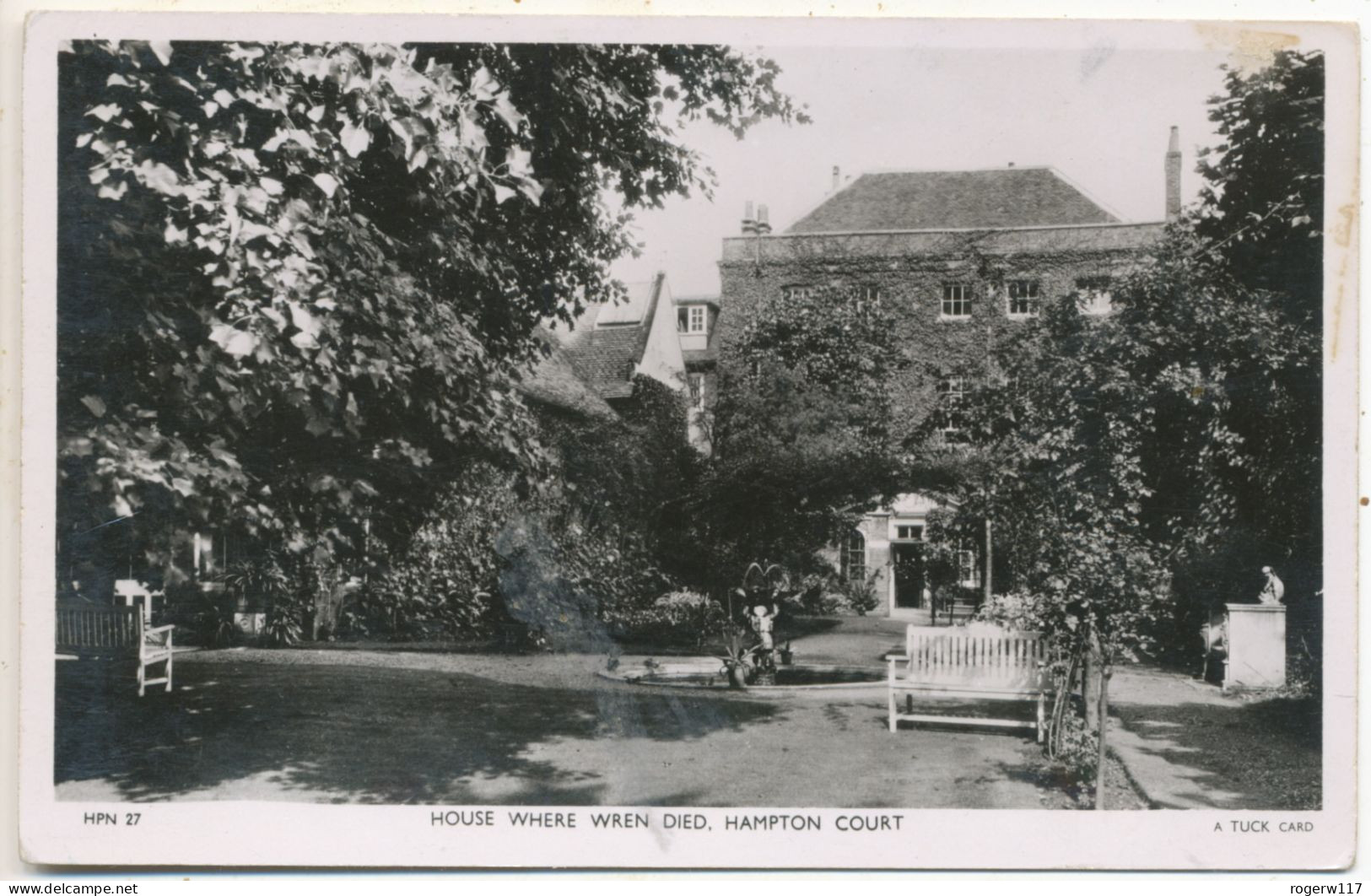 House Where Wren Died, Hampton Court, Raphael Tuck Postcard - Middlesex