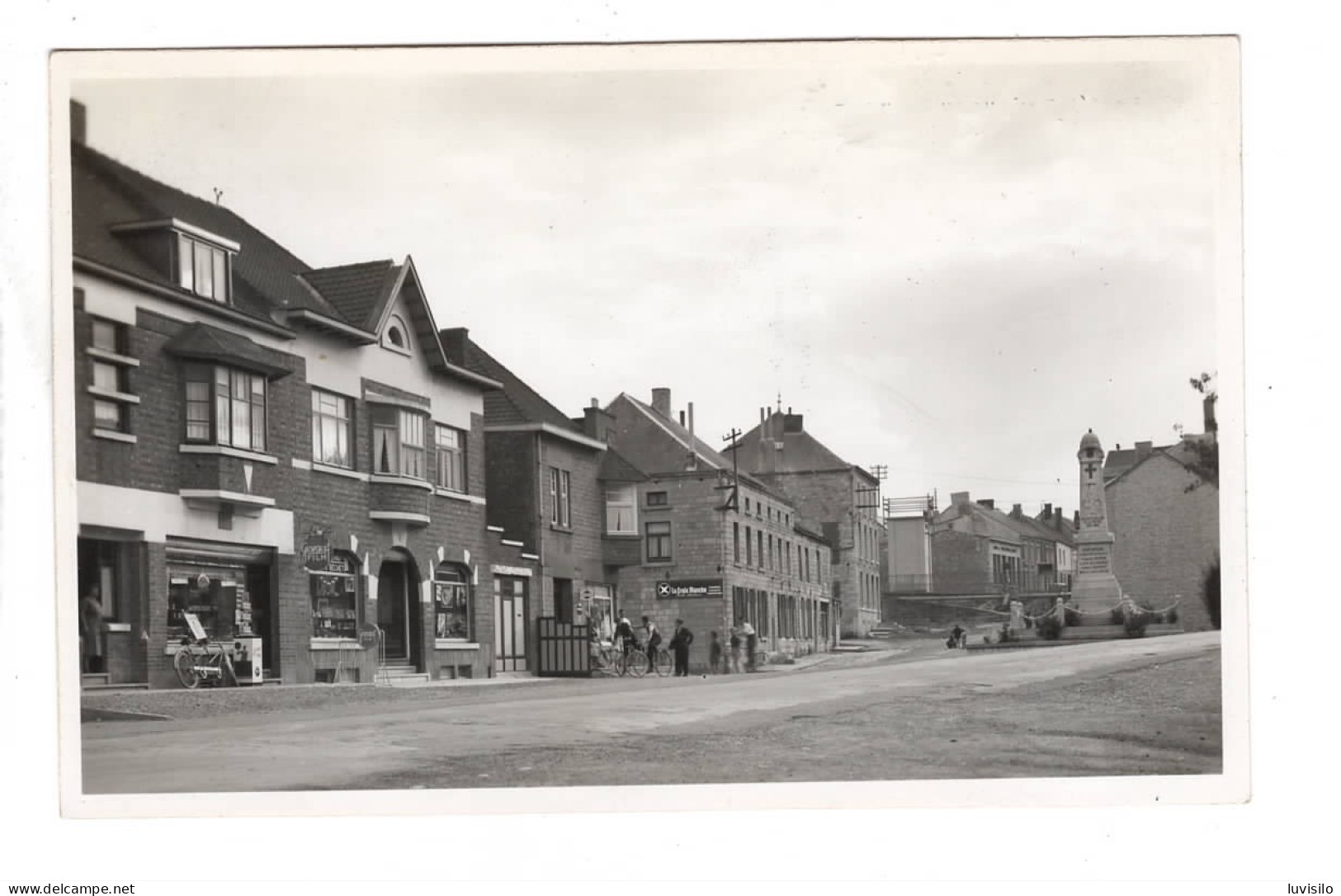 Cerfontaine Rue Du Monument ( Carte Très Rare ) Maison De L'Editeur - Cerfontaine