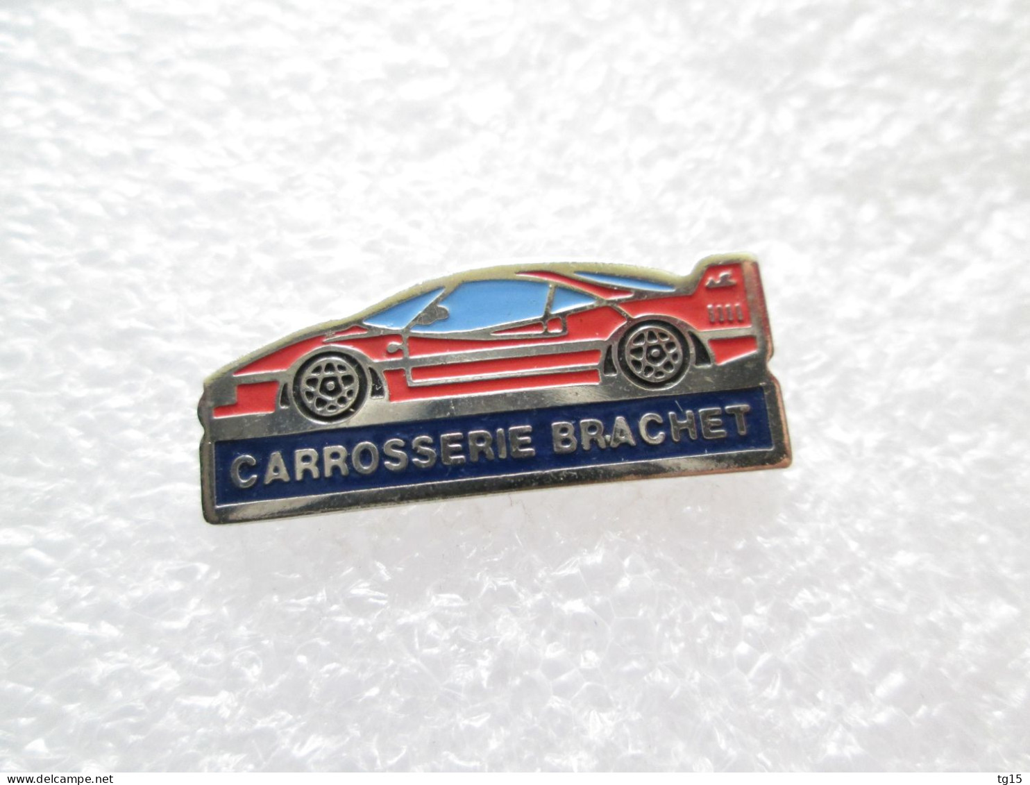 PIN'S    FERRARI  F 40   CARROSSERIE   BRACHET - Ferrari