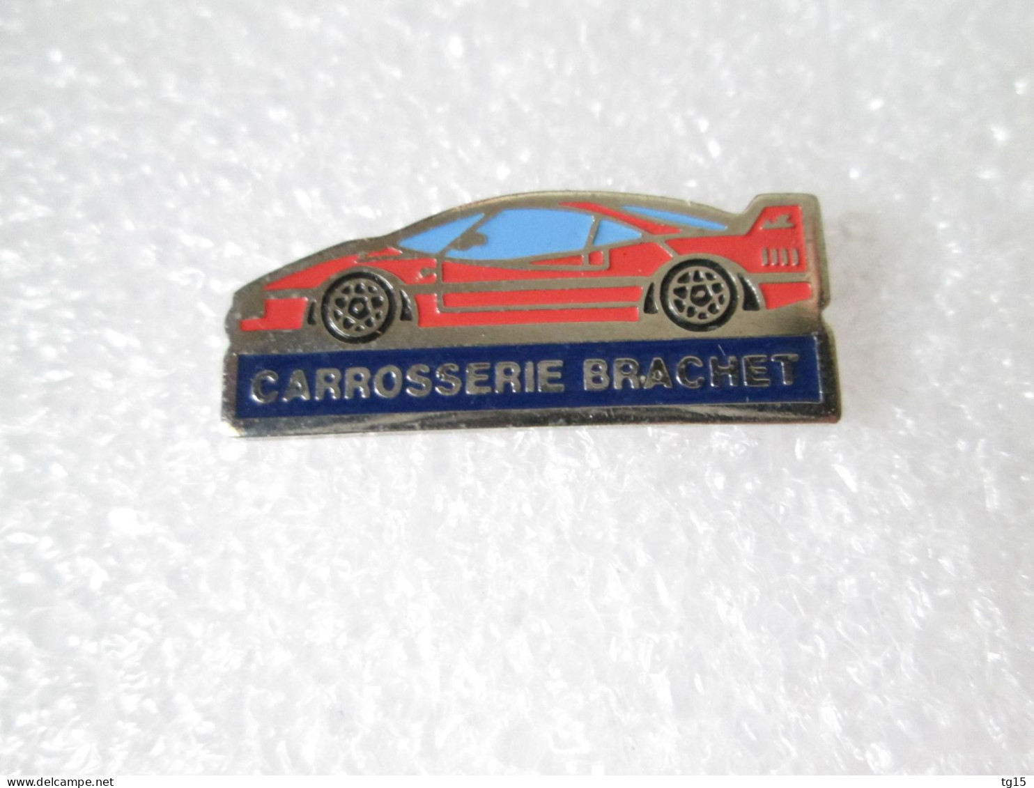 PIN'S    FERRARI  F 40   CARROSSERIE   BRACHET - Ferrari