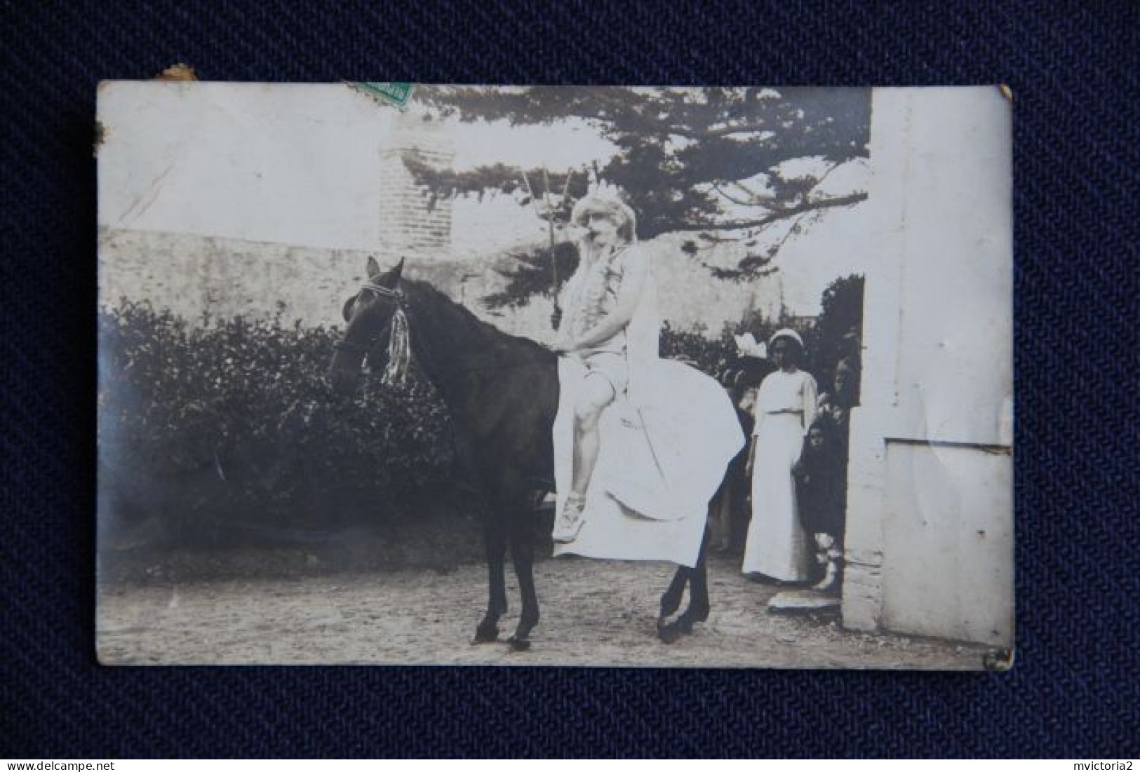 Saint Gilles - Carte Photo Du Portrait De L'auteur De La Carte Postale Durant La Cavalcade De ST GILLES (villa BEL AIR). - Saint Gilles Croix De Vie