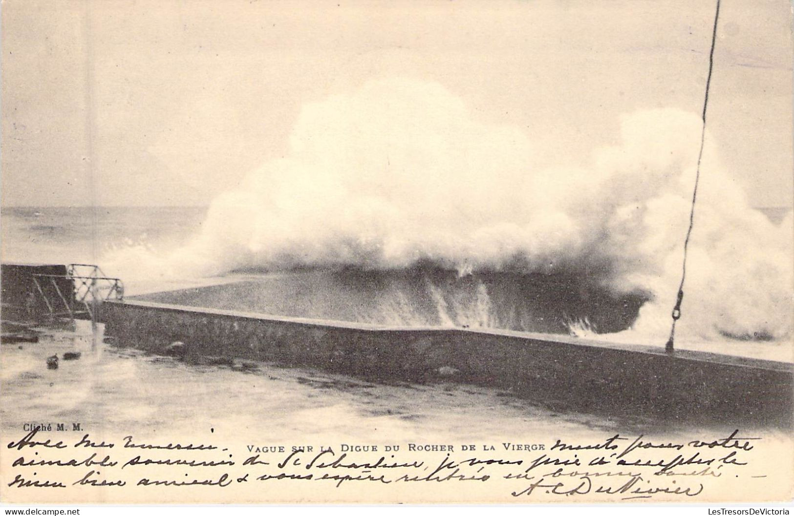 FRANCE - 64 - BIARRITZ - Vague Sur La Digue Du Rocher De La Vierge - Carte Postale Ancienne - Biarritz