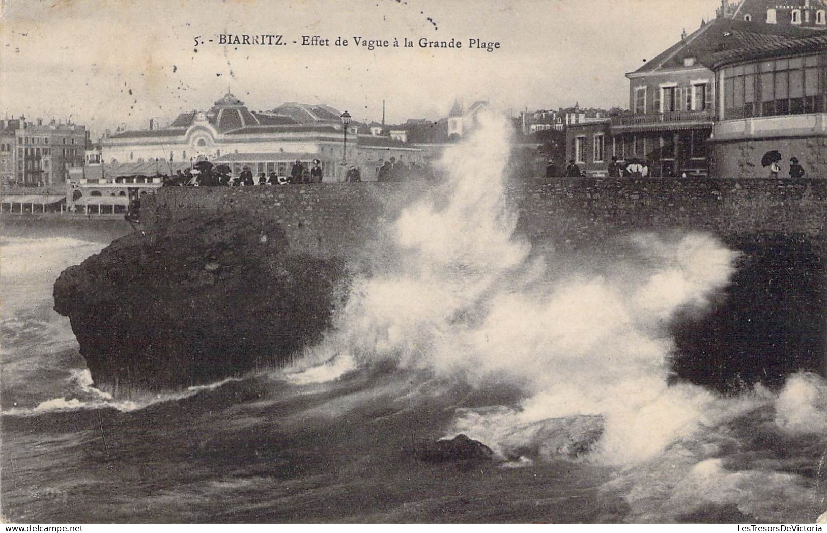 FRANCE - 64 - BIARRITZ - Effet De Vague à La Grande Plage - Edit Eug Pacault - Carte Postale Ancienne - Biarritz