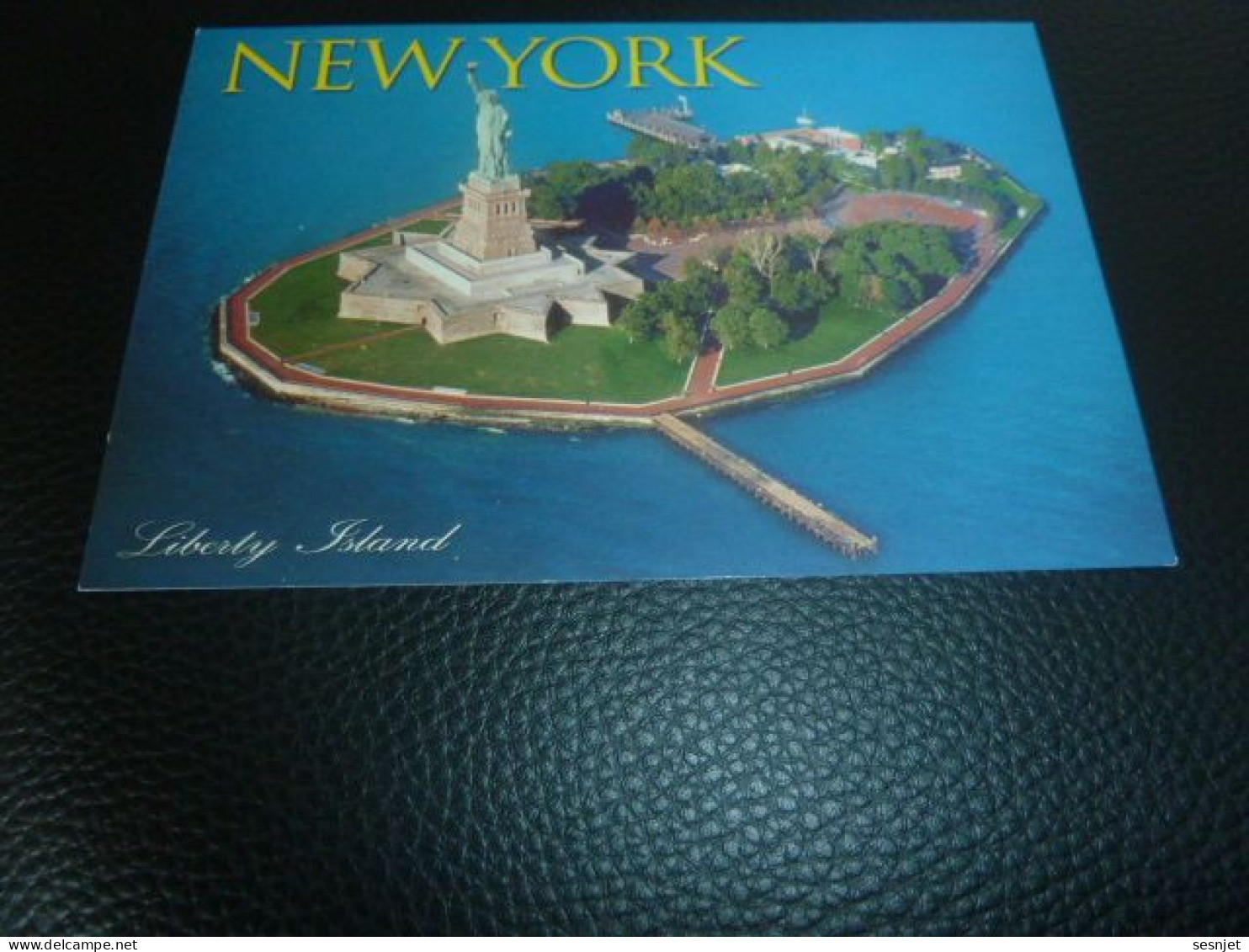 New-York City - Liberty Island With The Statue Of Liberty - Sp 782 - Editions City Merchandise - Année 2010 - - Manhattan