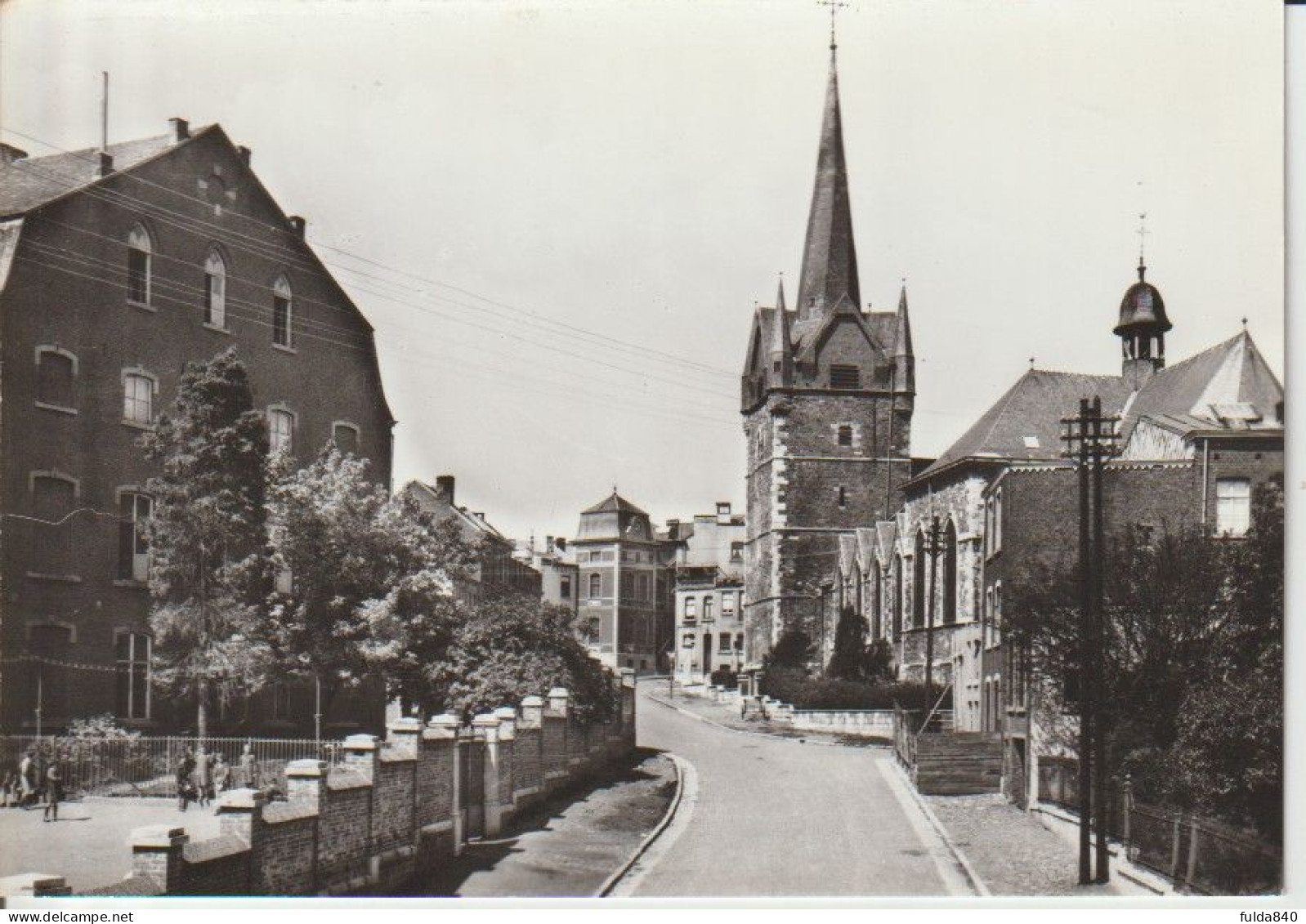 CPM. BELGIQUE. HERVE.  Eglise Et Collège - Herve