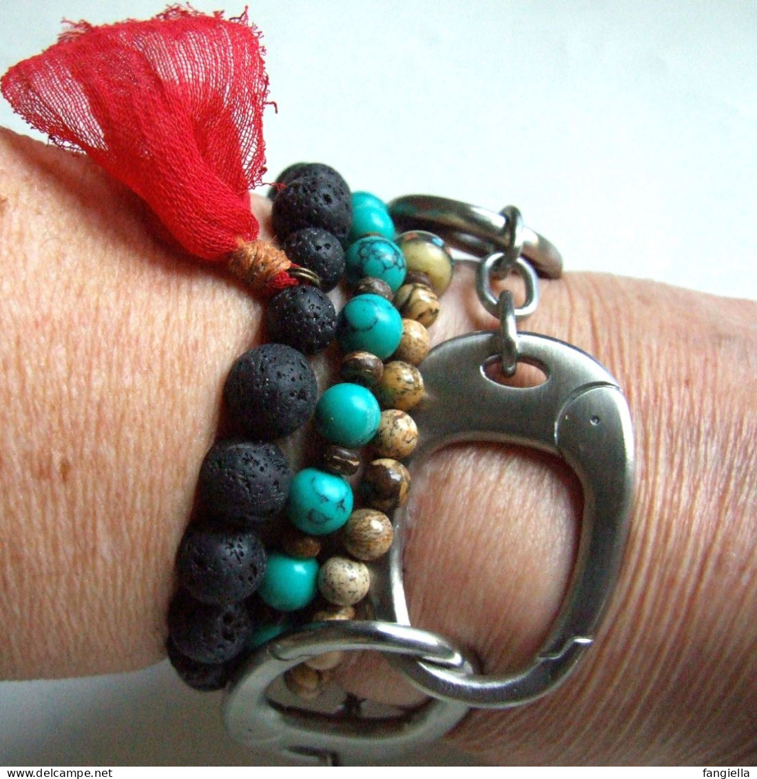 4 bracelets, à superposer, bracelet menottes, style Keith Richards, bijou pierre, lave noire, Rolling Stones, perle arti