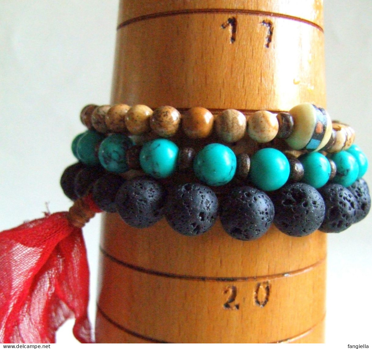 4 bracelets, à superposer, bracelet menottes, style Keith Richards, bijou pierre, lave noire, Rolling Stones, perle arti