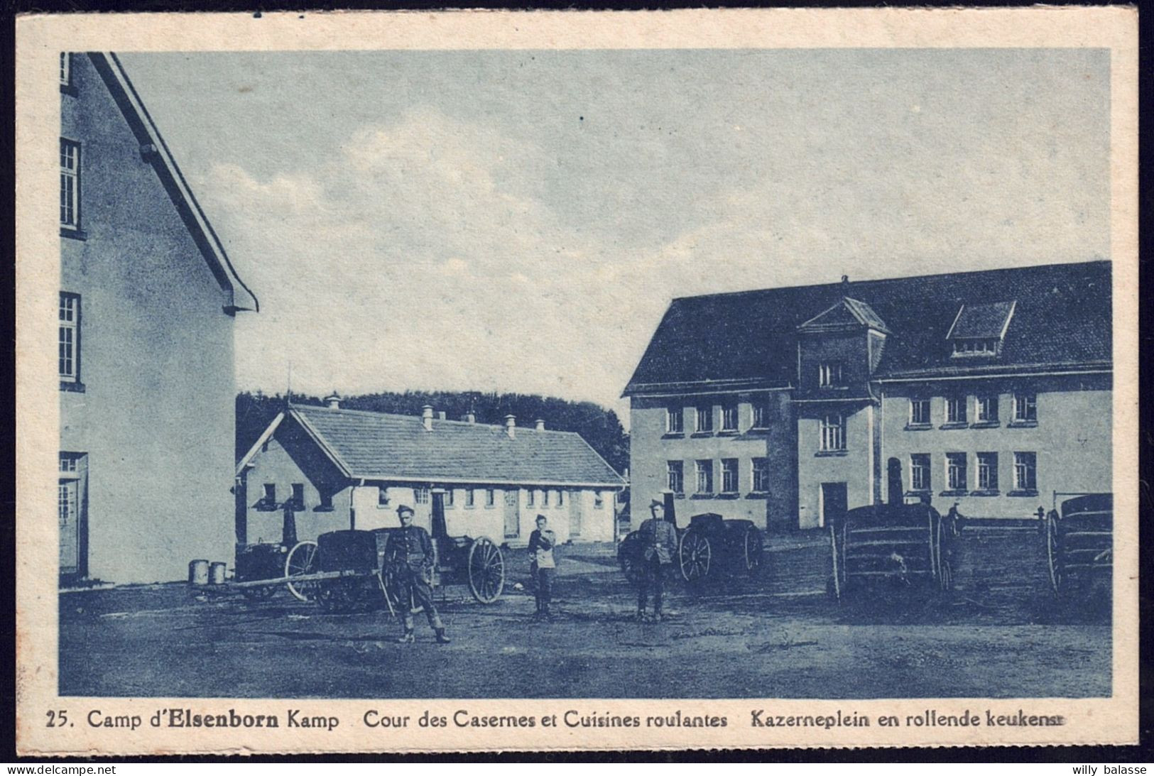 +++ CPA - Camp D' ELSENBORN - Cour Des Casernes Et Cuisines Roulantes // - Butgenbach - Buetgenbach