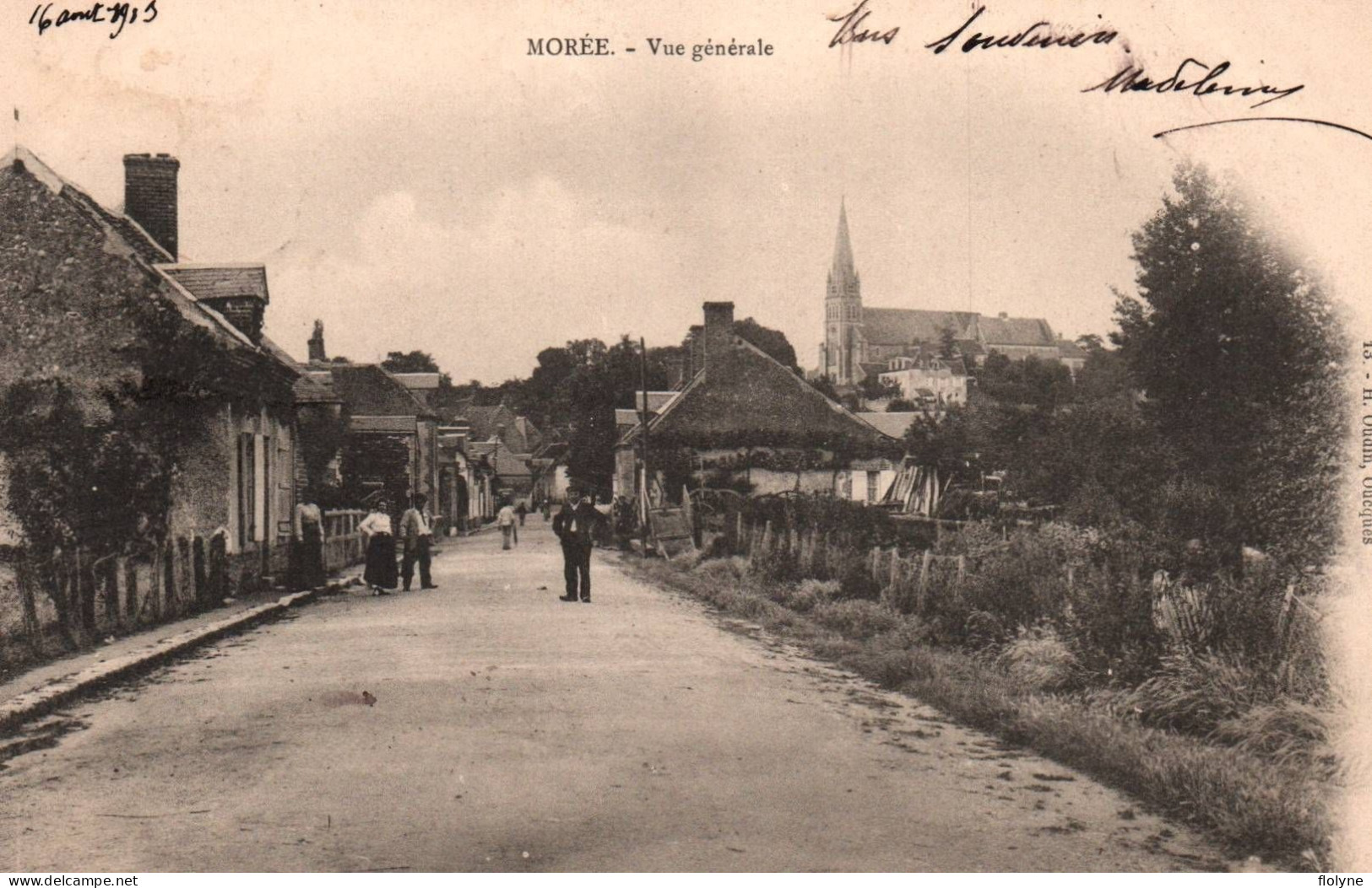 Morée - Route Et Vue Générale Du Village - Moree