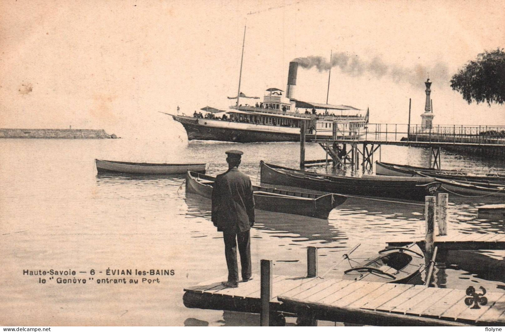 évian Les Bains - Bateau Vapeur Le Genève Entrant Au Port - Evian-les-Bains