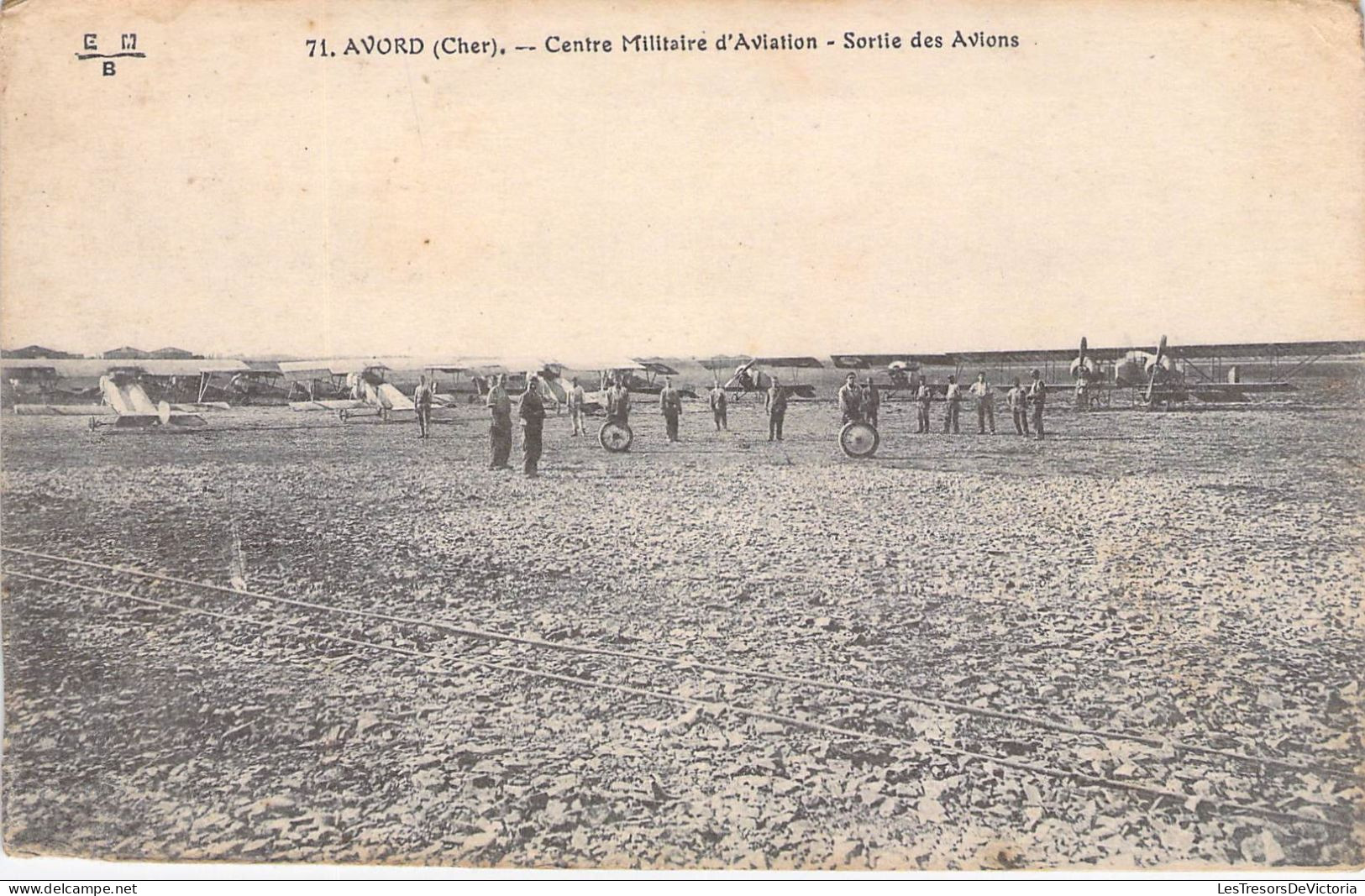 France - Avord - Centre Militaire D'aviation - Sortie Des Avions - Animé - Carte Postale Ancienne - Avord