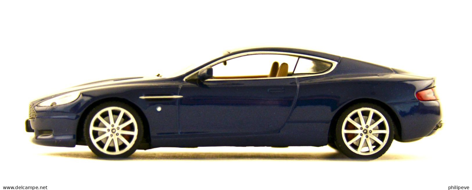 ASTON-MARTIN DB9 2003 - MINICHAMPS 1:43 - Minichamps