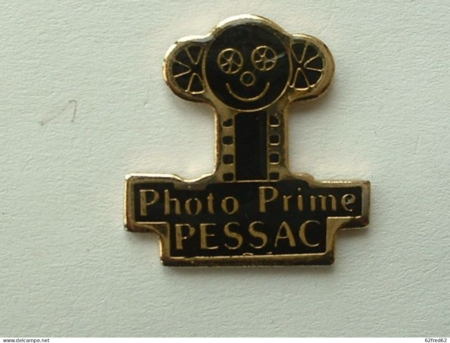 Pin's PHOTOGRAPHIE - PHOTO PRIME PESSAC - Photographie