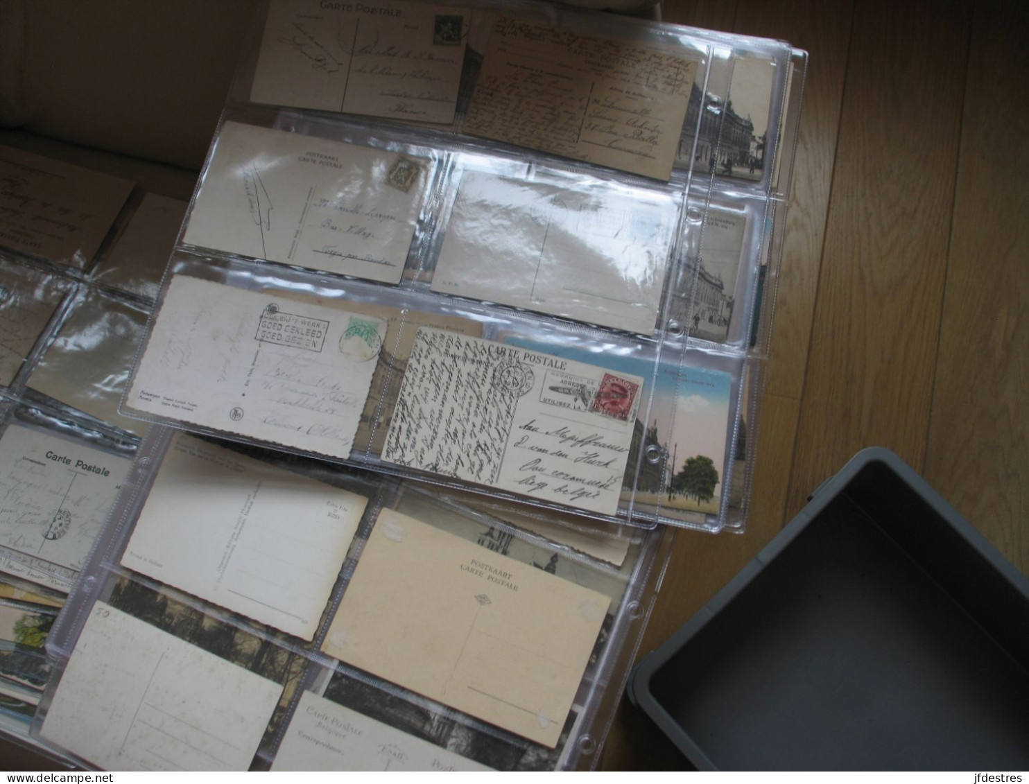 Anvers Plus de 1400 Cartes postales depuis 1900. 537 sont affranchies estampillés Antwerpen en 250 pochettes polyester