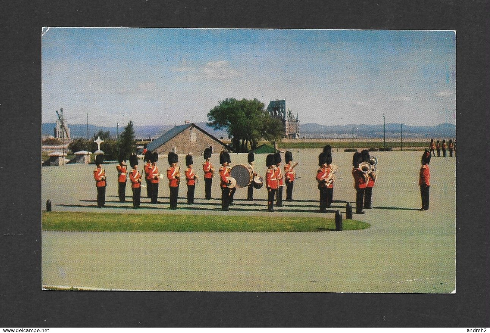 QUÉBEC - ROYAL 22e RÉGIMENT - LA RELÉVE DE LA GARDE DU 22e RÉGIMENT À LA CITADELLE - OBLITÉRÉE 1962 - Québec - La Citadelle