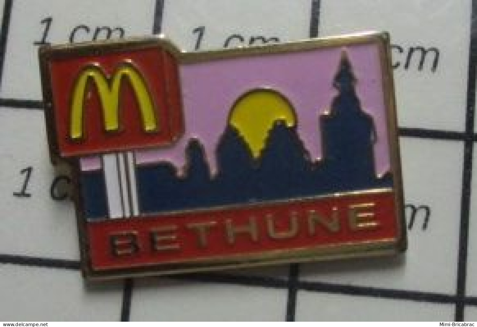 310c Pin's Pins / Beau Et Rare / McDONALD'S / McDO BETHUNE Des Frites , Des Frites , Des Frites Des Frites Des Frites - McDonald's