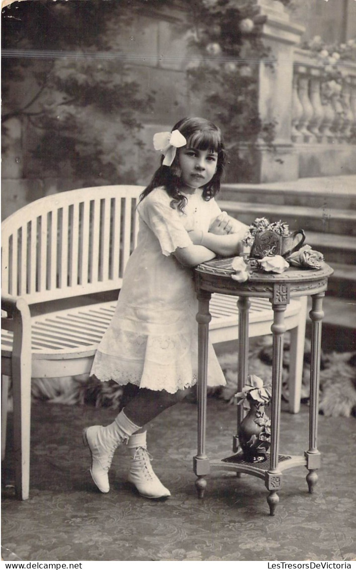 ENFANTS - Portrait - Fille - Robe - Carte Postale Ancienne - Portraits