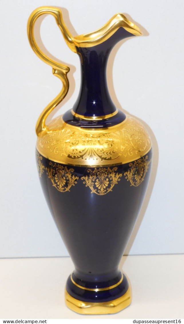 *SUPERBE VASE AIGUIERE PORCELAINE LIMOGES BLEU De FOUR Signé A Prévot DORURE   E - Limoges (FRA)