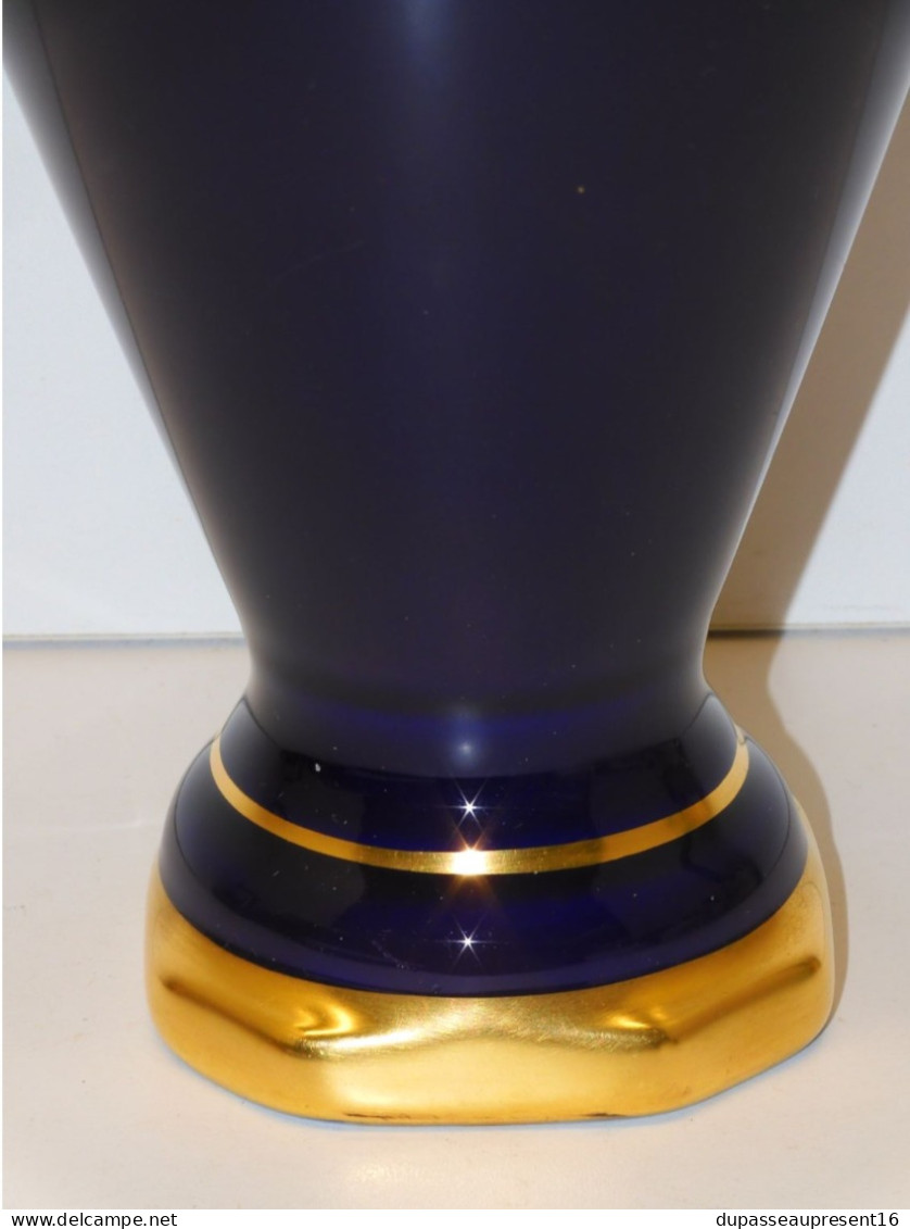 *SUPERBE VASE AIGUIERE PORCELAINE LIMOGES BLEU De FOUR Signé A Prévot DORURE   E - Limoges (FRA)