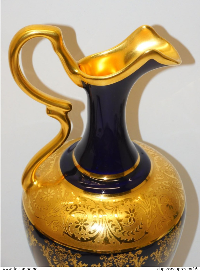 *SUPERBE VASE AIGUIERE PORCELAINE LIMOGES BLEU De FOUR Signé A Prévot DORURE   E - Limoges (FRA)