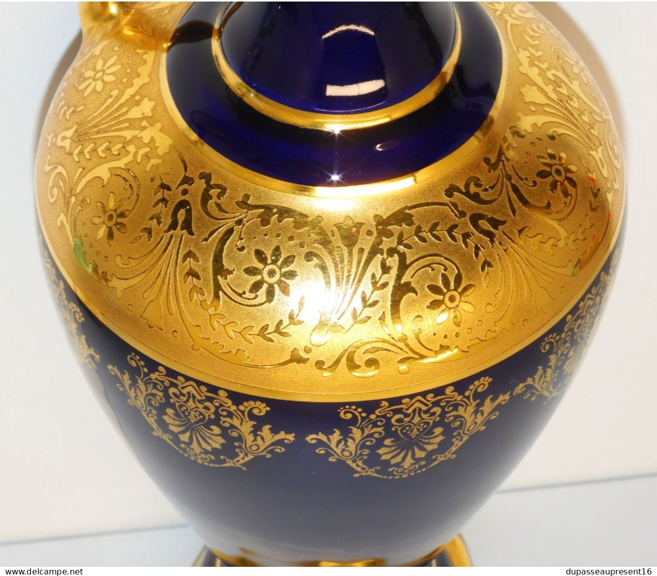 *SUPERBE VASE AIGUIERE PORCELAINE LIMOGES BLEU de FOUR signé A Prévot DORURE   E