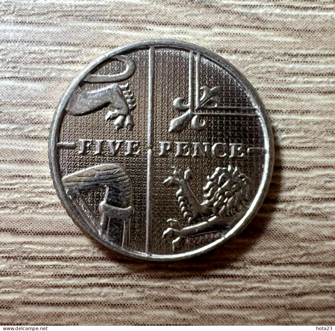 United Kingdom 5 Pence - Elizabeth II | Royal Shield| Coin KM1109d 2012 Year - 5 Pence & 5 New Pence