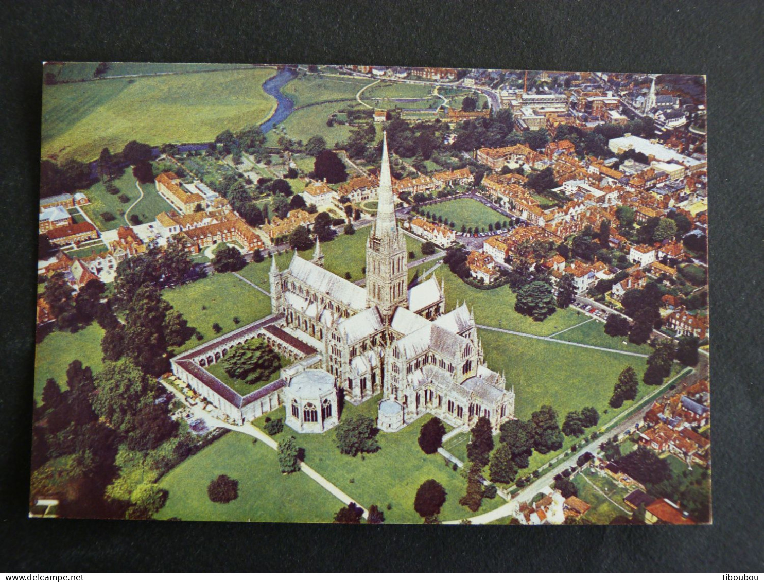 SALISBURY CATHEDRAL - ROYAUME UNI - Salisbury