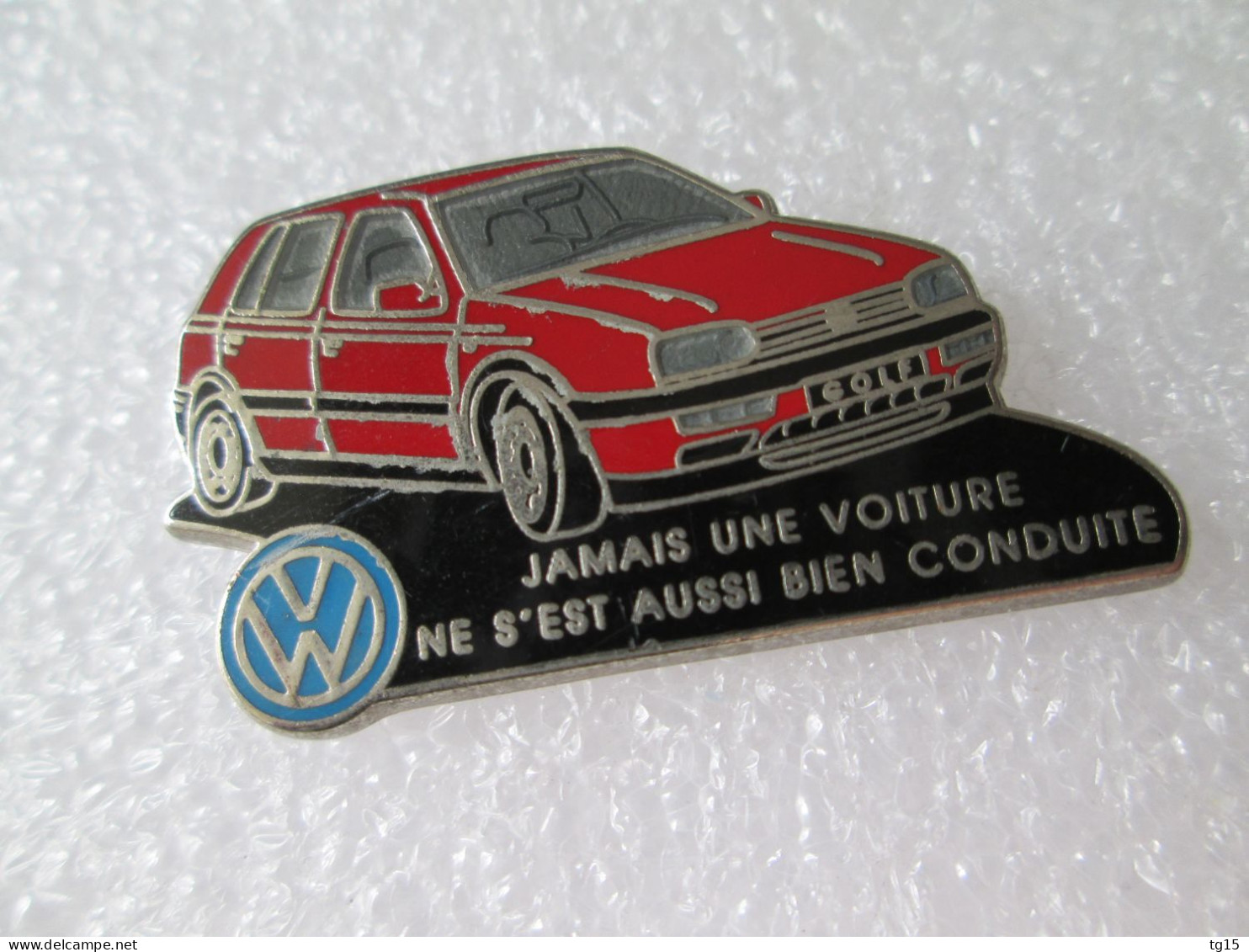 PIN'S    VOLKSWAGEN  GOLF  3  Zamak  DECAT - Volkswagen