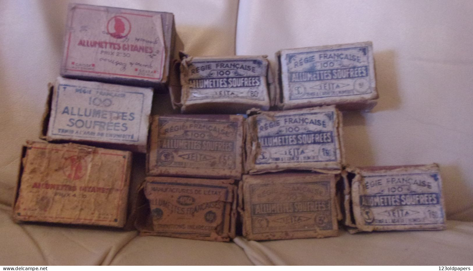 LOT DE 10 BOITES ANCIENNES ALLUMETTES DANS LEUR JUS - Matchboxes