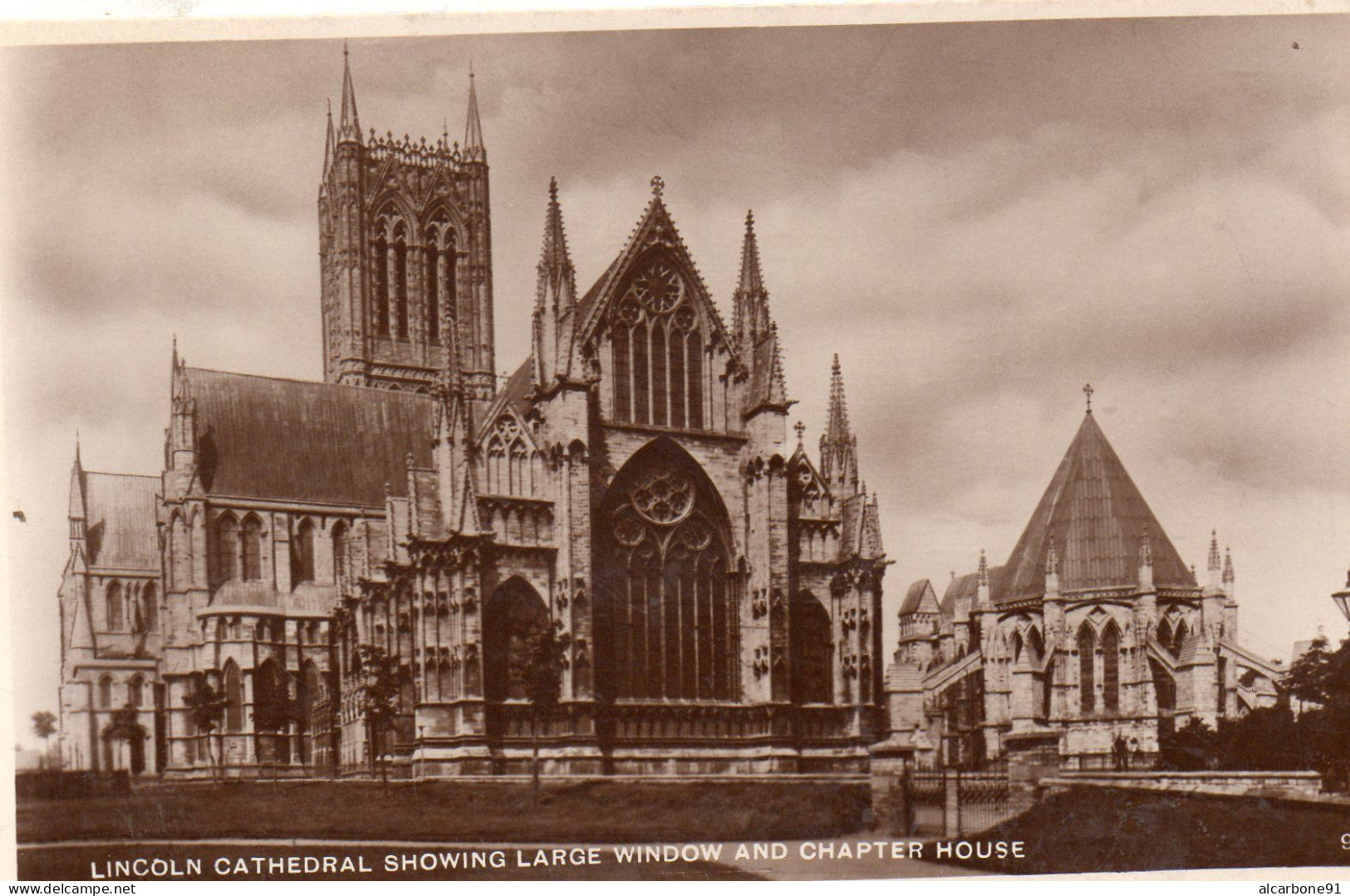 LINCOLN - Cathedral Showing Large Window And Chapter House - Lincoln