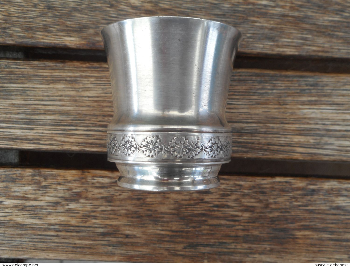 Ancien Coquetier En Argent Motifs Floraux - Egg Cups