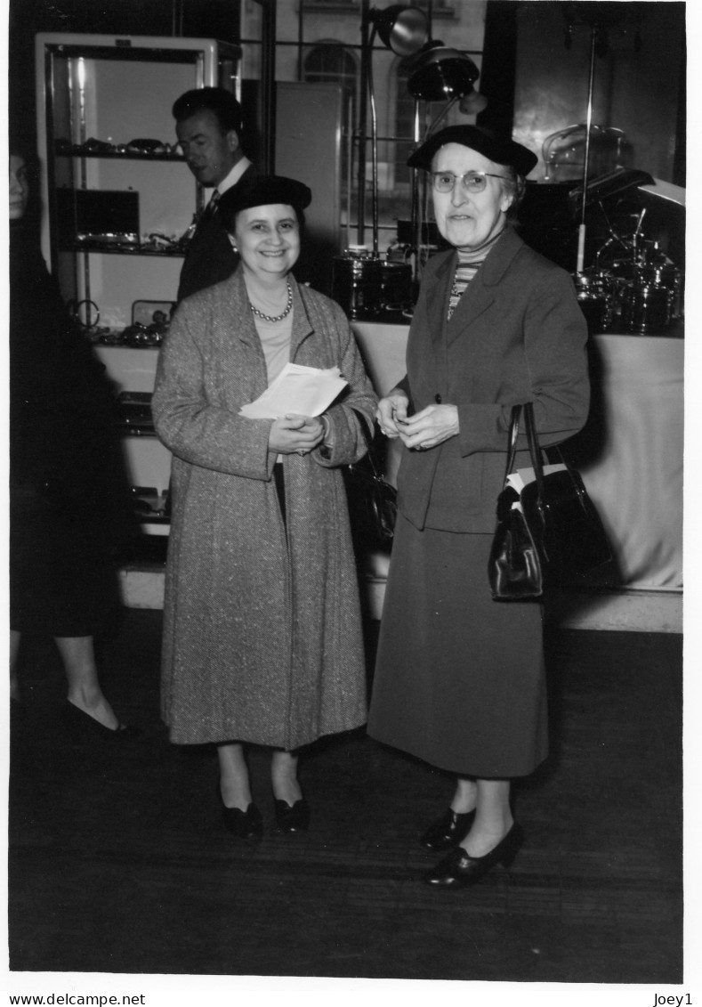 Photo  Secrètariat National Des Oeuvres Catholiques Paris,Studio Dabo Paris,Format 13/18, Années 50 - Identified Persons